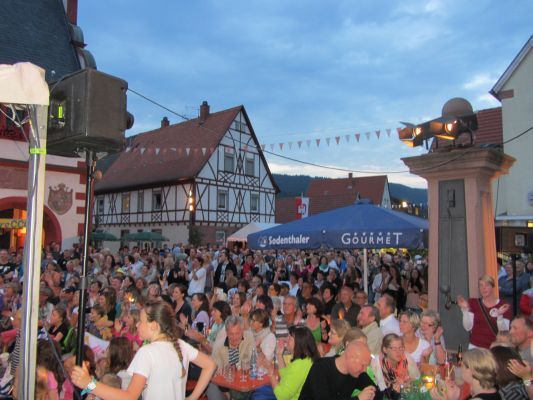 Strassen-_und_Hoffest 2014_056.jpg